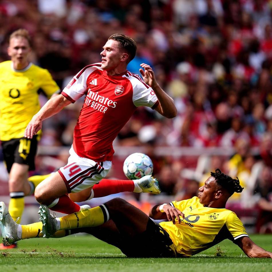 Jungstars überzeugen: Griechischer Zugang trifft – BVB mit Testspielsieg bei Arsenal