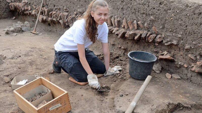 Archäologie in Xanten: Studierende graben nach Spuren der Römer – „Fund ist sehr motivierend“