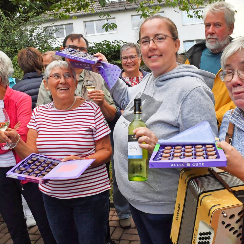 Aktion der Evangelischen Hoffnungsgemeinde Velbert und Tönisheide brachte Menschen zusammen: Erstes Tönisheider Weinfest kürte „Winzertrio“