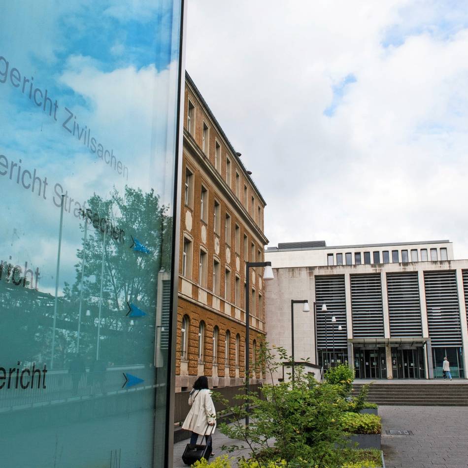 Der 32-Jährige hatte vom Jobcenter einen 50-Euro-Lebensmittelgutschein erhalten und mit Kopien Waren für 600 Euro erworben: Vorbestrafter Mann kaufte mit kopierten Gutscheinen ein