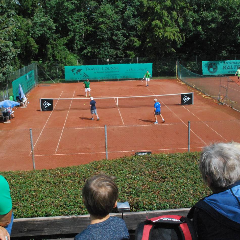Tennis in Pohlhausen: Bergisches Herrendoppelturnier 77+ feiert 25. Auflage mit Rekord
