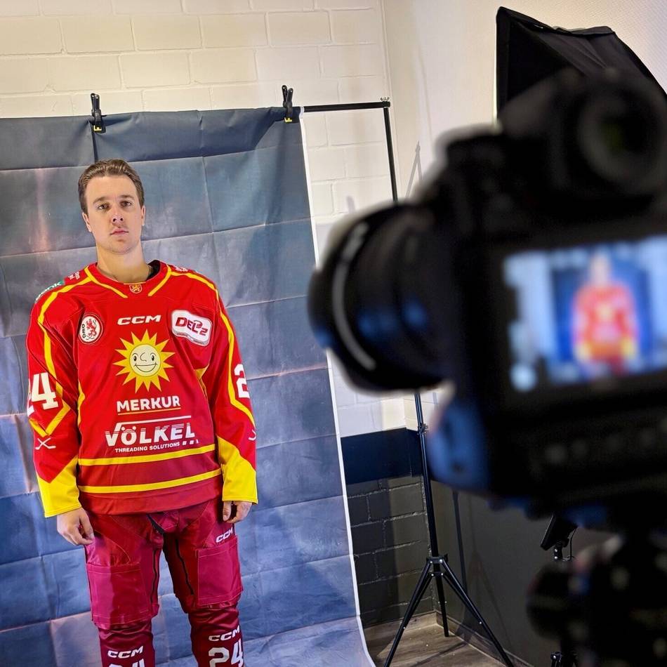 Zu Besuch beim Media Day der DEG: „Ich lache nicht viel, aber ich bin fröhlich“