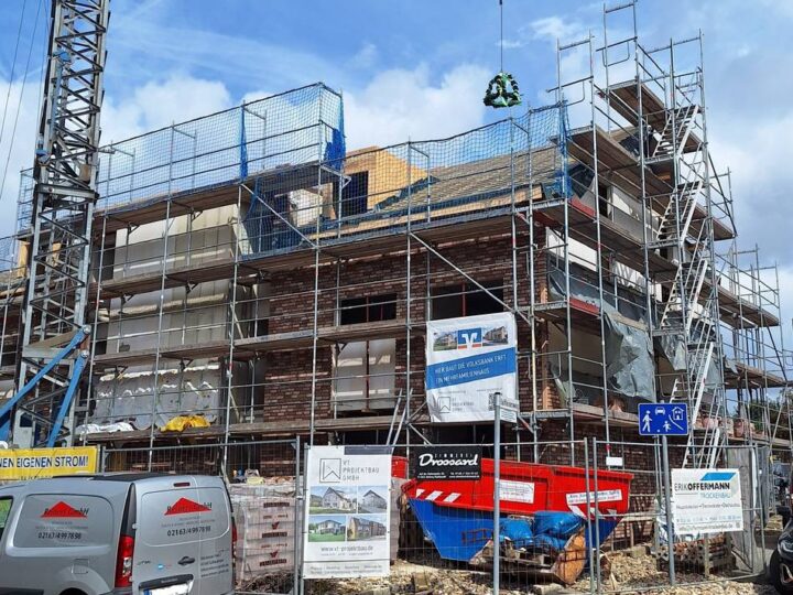 Ehemaliges Bankgelände : Nach Geldautomatensprengung in Gierath entsteht neues Wohnhaus