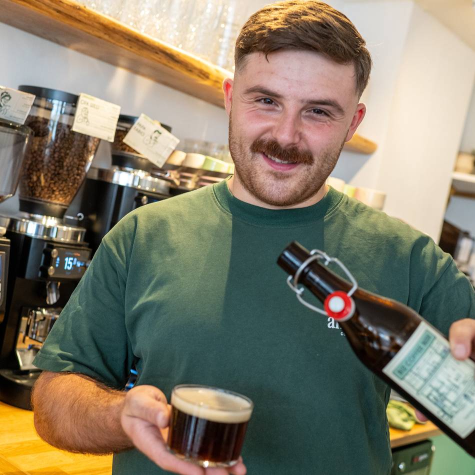 Im B12 Café in Düsseldorf-Bilk: Ein bisschen Coldbrew, ein bisschen Bier – heraus kommt Coffee Stout