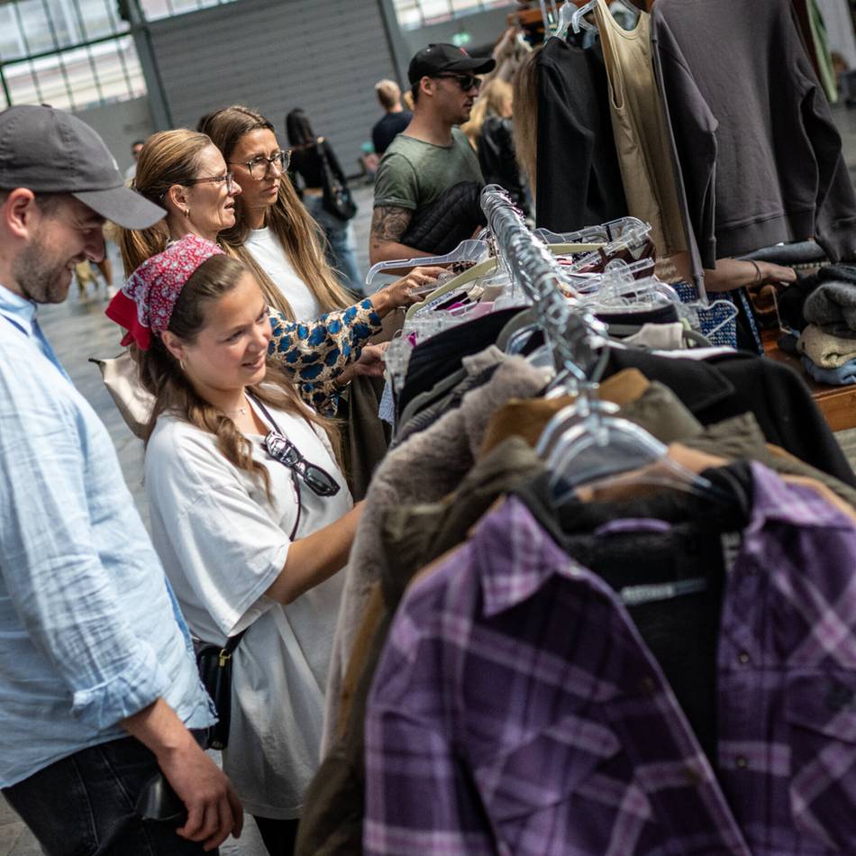 Re:Loved-Markt auf dem Areal Böhler in Düsseldorf: Vintageschätze vom Schneewittchensarg bis zum Brautkleid