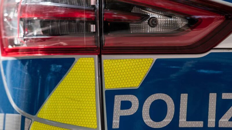 In Waldniel: Exhibitionist entblößt sich vor Frau und Kindern