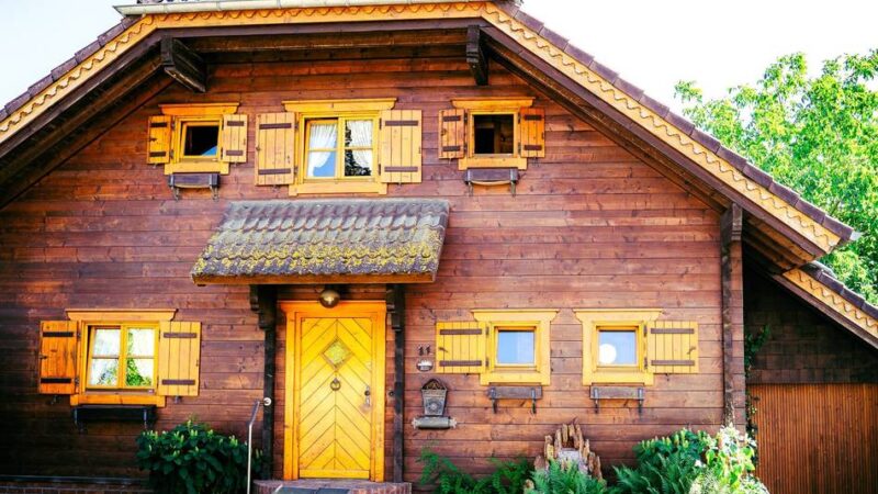 Der Duft macht den Unterschied: Beim Hausbau verlassen sich manche Klever auf Holz – warum?