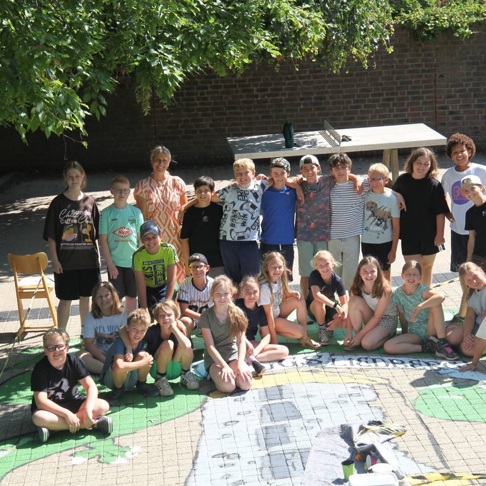 Grundschule in Liedberg: Viertklässler gestalten Kunstwerk auf dem Schulhof