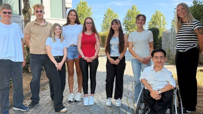 Ausbildungsstart 2026 in Wermelskirchen

: 13 neue Nachwuchskräfte für die Stadt