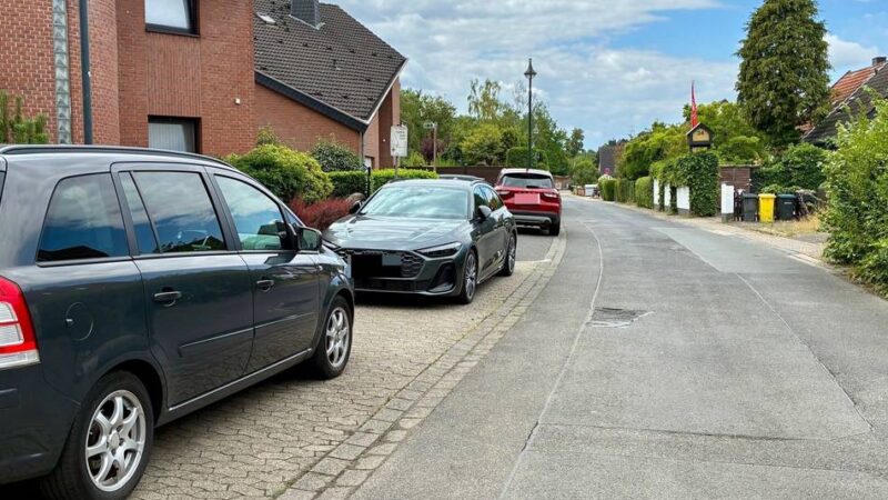 Verkehr in Düsseldorf: Parkverstöße rund um die Deiker Höfe sollen geahndet werden