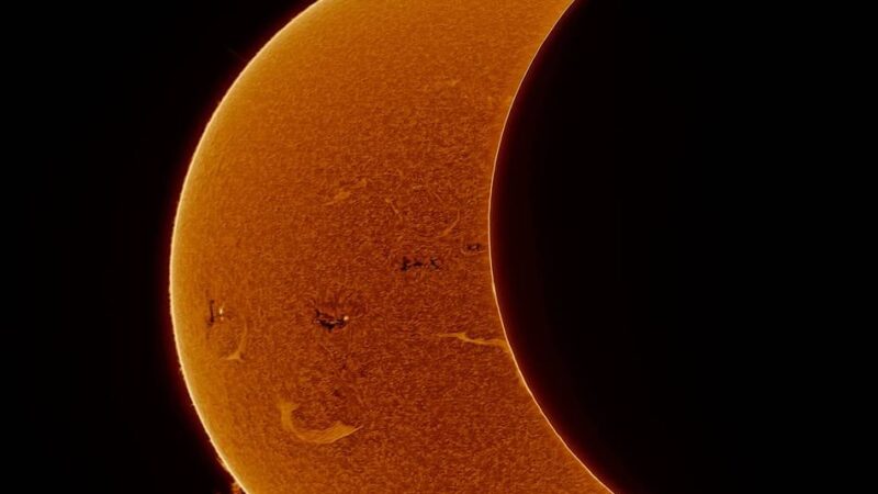 Sonnenfinsternis in Wermelskirchen: So fing ein Hobby-Astronom aus Pohlhausen die „Sofi“ ein