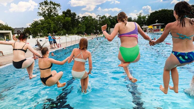 Neusser sehen Spendenaktion kritisch: Freier Eintritt ins Schwimmbad für alle Kinder – „das ist der falsche Ansatz“