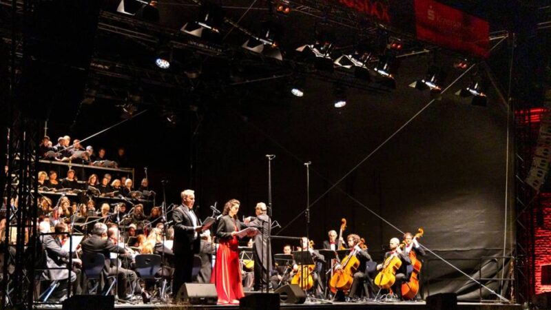 Musik zum Erkelenzer Stadtjubiläum: Bravorufe für Festivalchor und Orchester