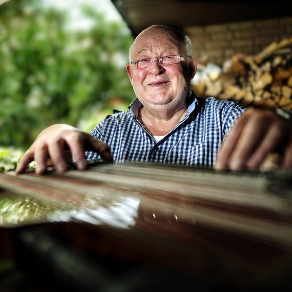 Hans-Otto Weber aus Langenfeld: Ehemaliger Baurat begeistert Hotelgäste mit seiner Zither