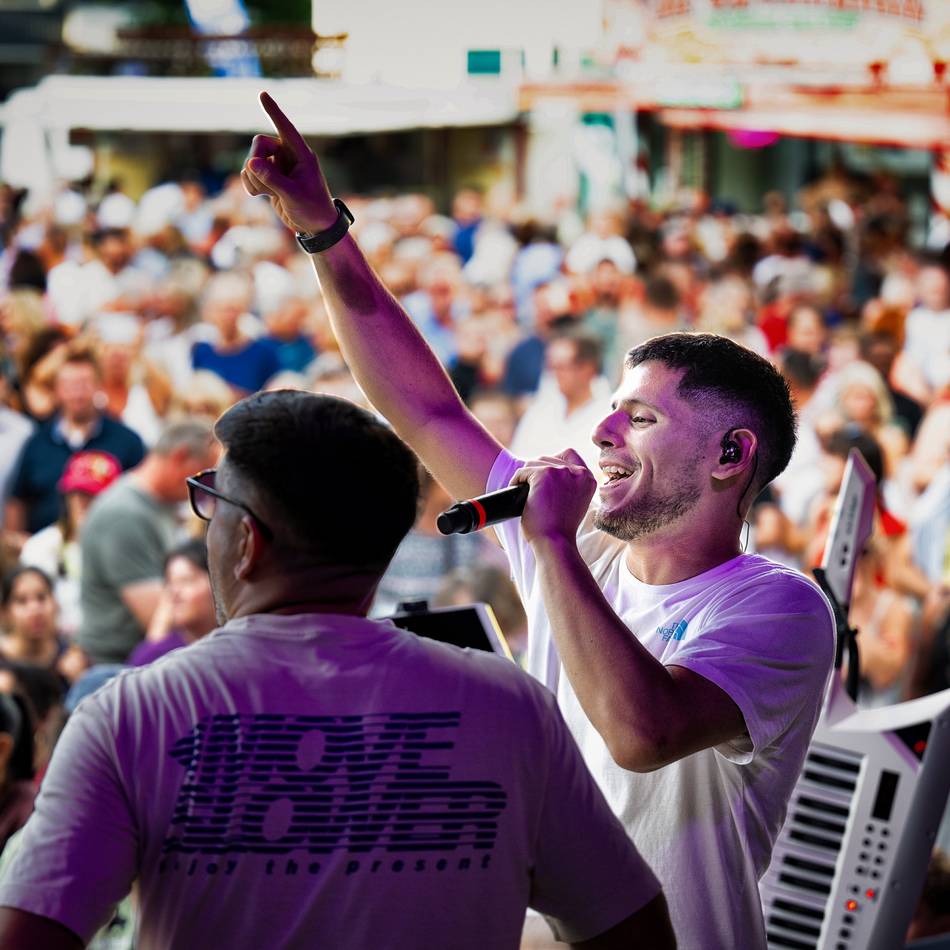 Langenfeld live: Aguirres begeistern 2000 Fans mit Latino-Sound