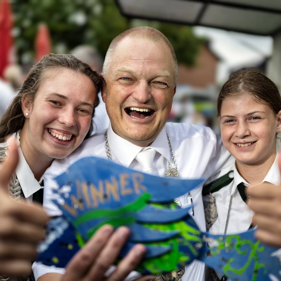 St. Sebastianus Schützen in Langenfeld-Reusrath: Oliver Theisen nach Drama neuer Schützenkönig