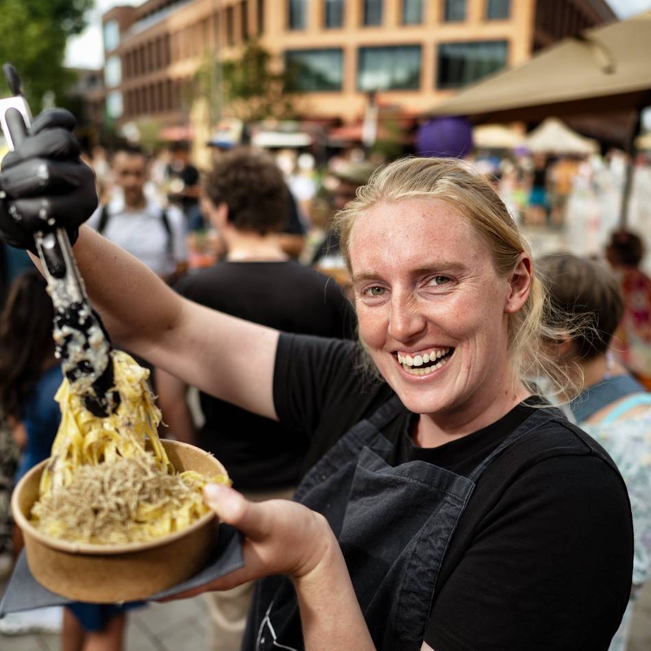 Feierabendmarkt in Monheim: Trüffelnudeln, Belly Breads und ein Pornstar Martini