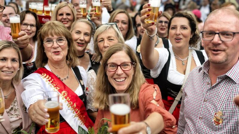 Treffpunkt am Kradepohl: Schürefest bringt Jung und Alt in Monheim zusammen