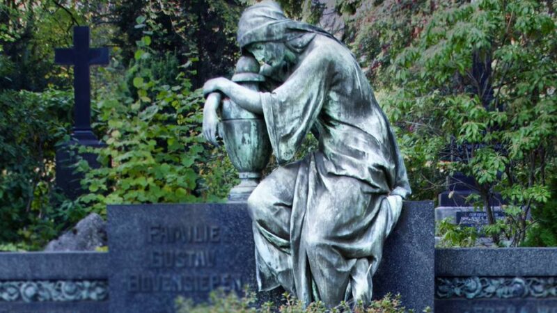 Tag des Denkmals in Mettmann: Wie ein Friedhof zum Geschichtsbuch der Stadt wird