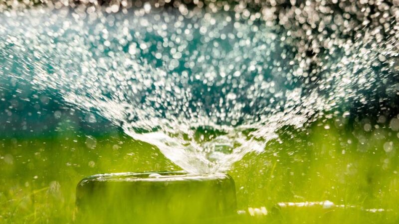 Aktion auf dem Kaarster Neumarkt: Wie belastet ist mein Brunnenwasser? Hier kann ich es testen