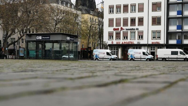 Festnahme mit SEK: Trio aus Duisburg überfällt 72-Jährige in Kölner Wohnung