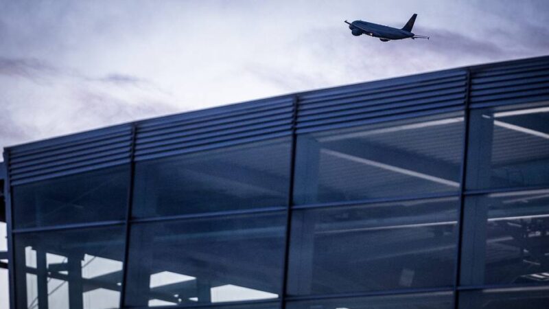 Flugzeug der US-Regierung: „Mini-Air-Force-One“ landet auf Düsseldorfer Flughafen