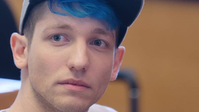 Duisburg im Podcast „Hobbylos“: Rezo lästert über „Frankfurt von NRW“ – und erzählt von Schlagstöcken im Tattoo-Studio