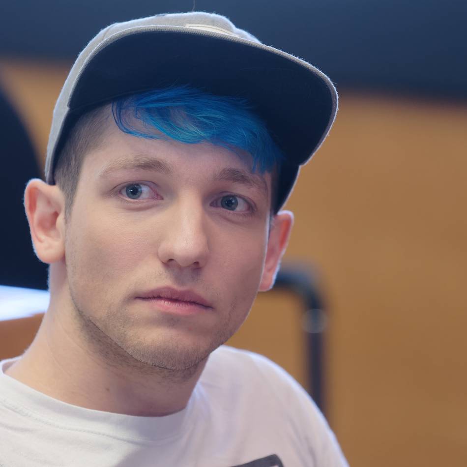 Duisburg im Podcast „Hobbylos“: Rezo lästert über „Frankfurt von NRW“ – und erzählt von Schlagstöcken im Tattoo-Studio