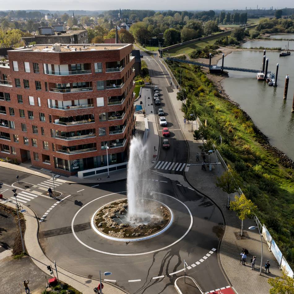 An der Rheinpromenade: Monheimer Geysir bricht am Sonntag wieder aus