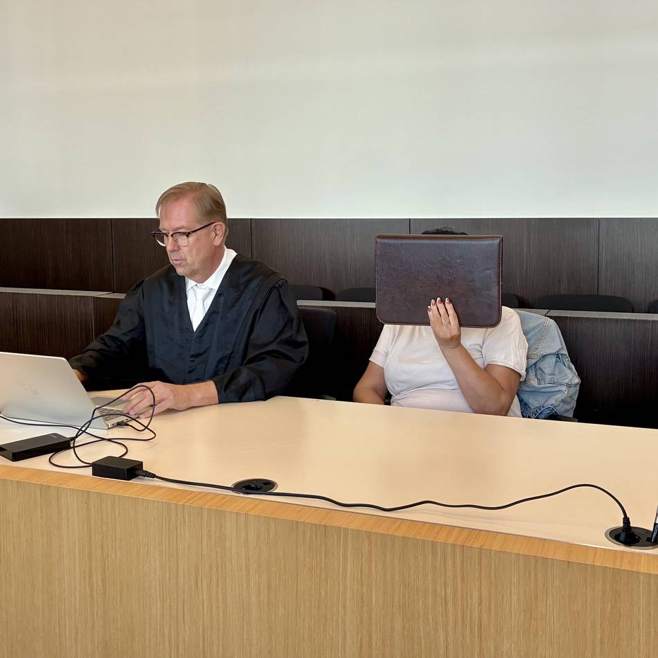 Schockanruf in Düsseldorf: Nachbarn verhinderten Enkeltrick in letzter Sekunde – Abholerin verurteilt