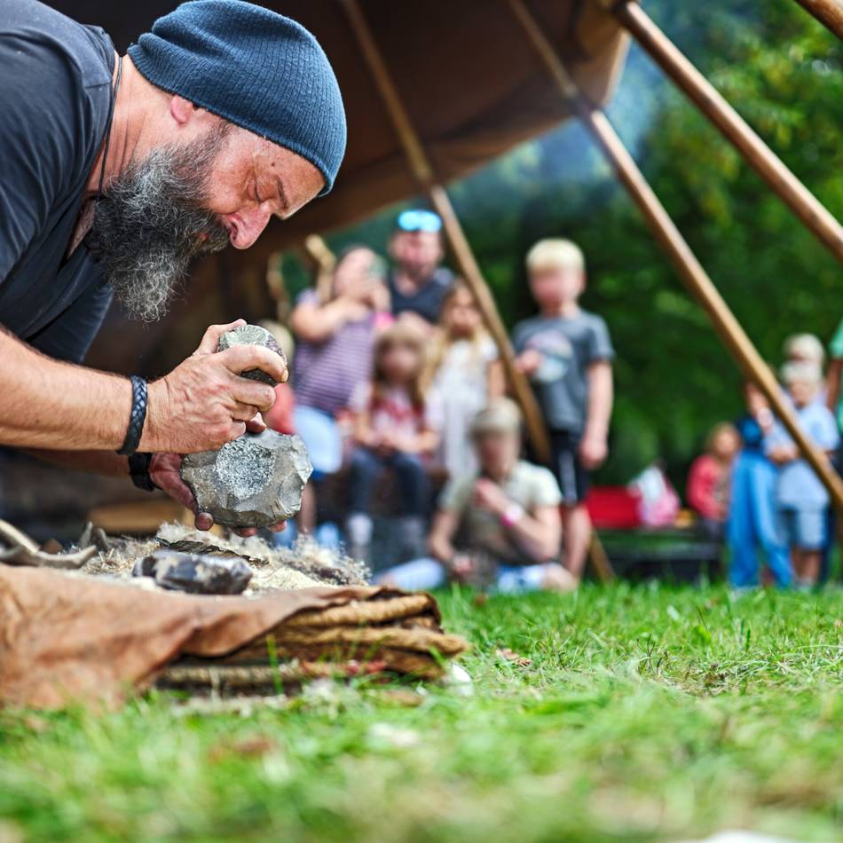 Sommerfest im Neandertal: Die Faszination des Feuers