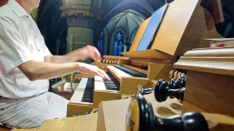 Abschiedsstimmung in St. Lambertus: Zwei letzte Konzerte und ein Abbau der Orgel