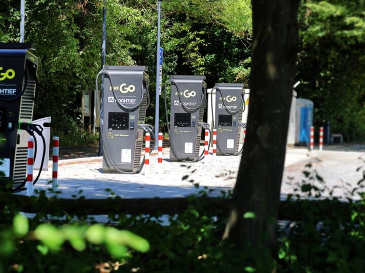 Neue E-Ladesäulen in Mettmann: Das ist der modernste Wanderparkplatz der Stadt