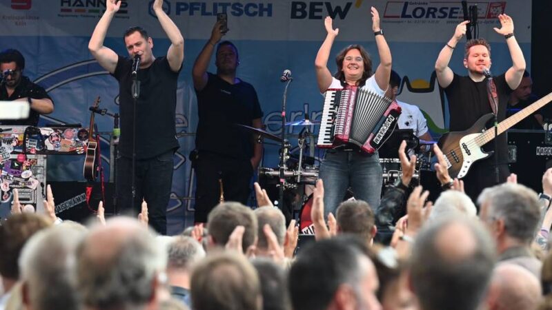 Live unterm Schloss 2026: „Kaschämm“ bringt die alte Feuerwache zum Mitsingen