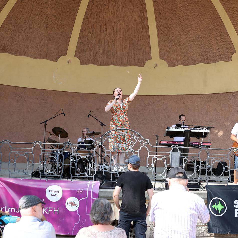 Musik in Mönchengladbach: „Sound Flakes“ bringen Schlagerstimmung in den Bunten Garten