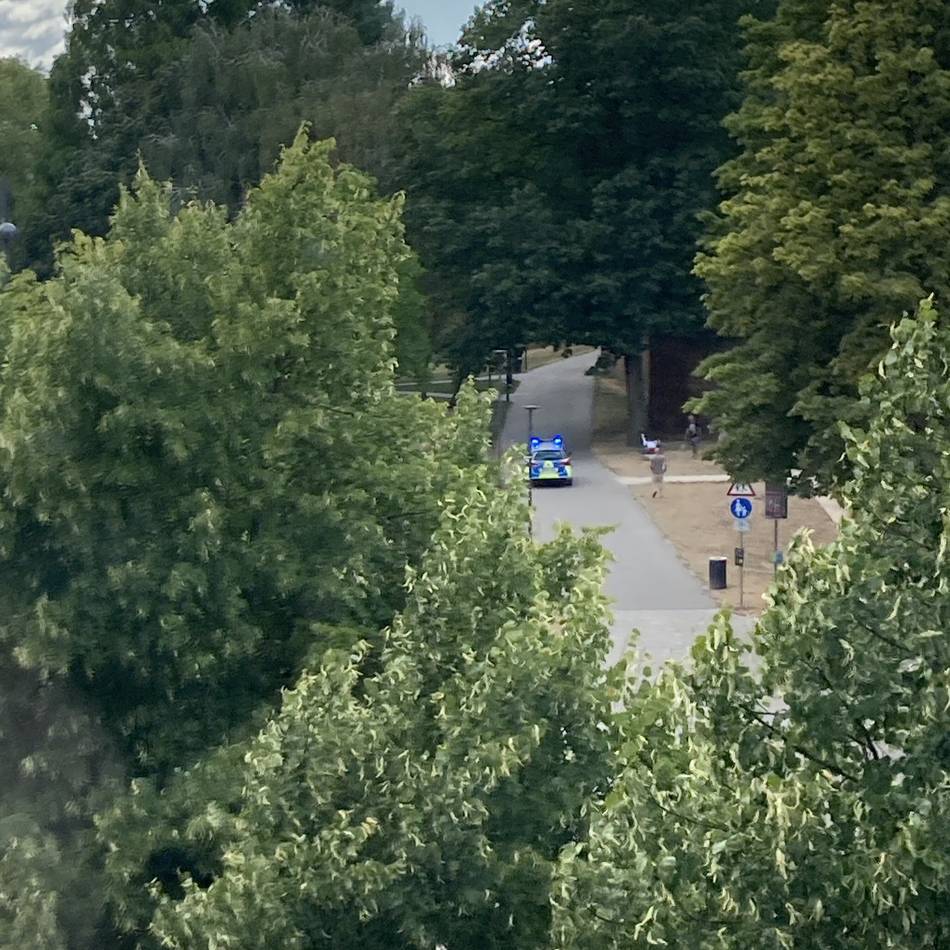 Durch die Gladbacher Innenstadt: Berauschter Rollerfahrer liefert sich Verfolgungsjagd mit der Polizei