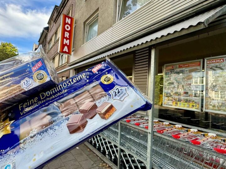 Spekulatius, Dominosteine und Co.: In Neuss gibt’s schon Weihnachts-Süßigkeiten