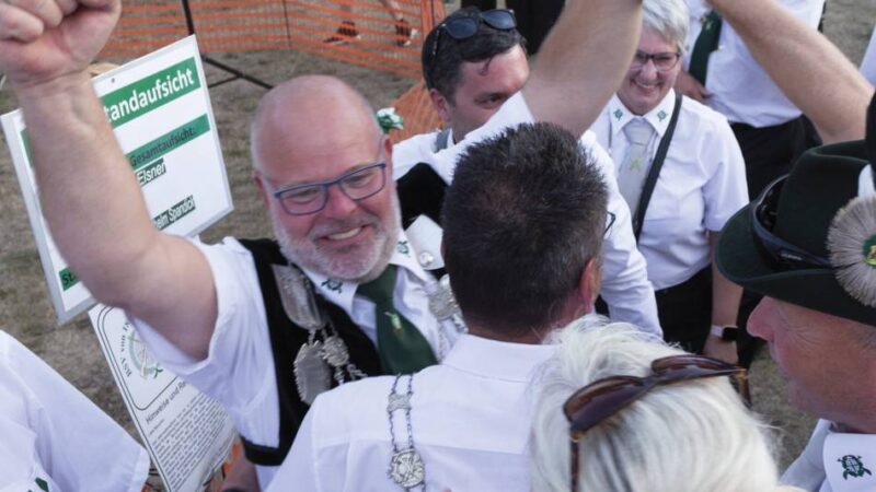 Stadtschützenfest Rheinberg in Millingen: Gerd Oosterman ist der neue König der Könige