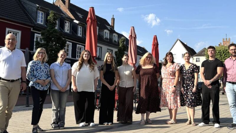Ausbildungsbeginn im Stadthaus: Stadt Rheinberg begrüßt neue Auszubildende