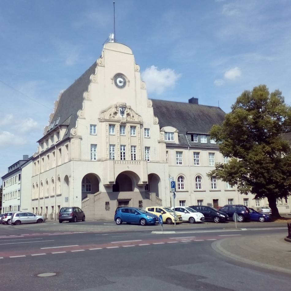 Vorfall in Mönchengladbach: Unbekannte brechen in Stadtkasse ein und stehlen Bargeld