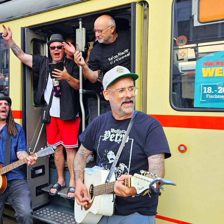 Rock am Bach in Wersten: Punk-Bahn stimmt auf „Rock am Bach“ ein – „die ungewöhnlichste Location, in der ich je gespielt habe“