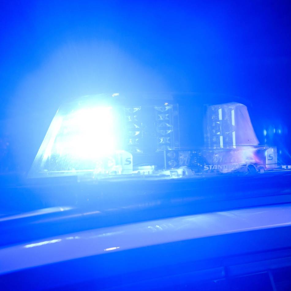 Schwerer Unfall in Rommerskirchen: 24-Jähriger verletzt bei Überholmanöver Radfahrer lebensgefährlich
