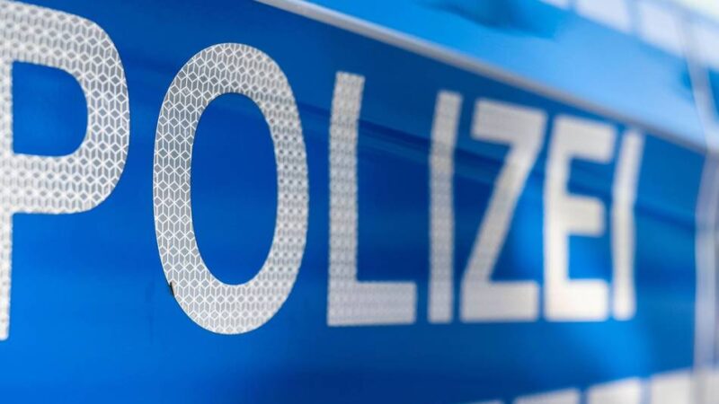 Zeugensuche nach Unfall in Budberg: Autofahrer touchiert Zehnjährigen und fährt weiter