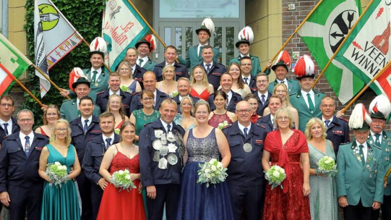 St.-Nikolaus-Schützen feiern Kirmes: Viel Rückendeckung für Veens König