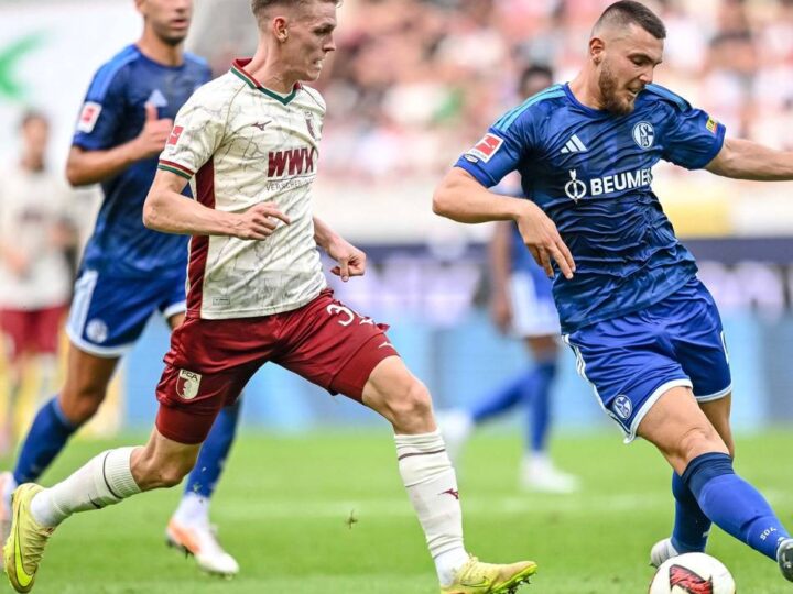 S04 verliert in Unterzahl: Schalker Dämpfer bei Bundesliga-Comeback in Augsburg
