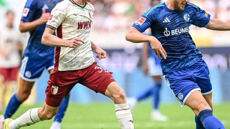 S04 verliert in Unterzahl: Schalker Dämpfer bei Bundesliga-Comeback in Augsburg