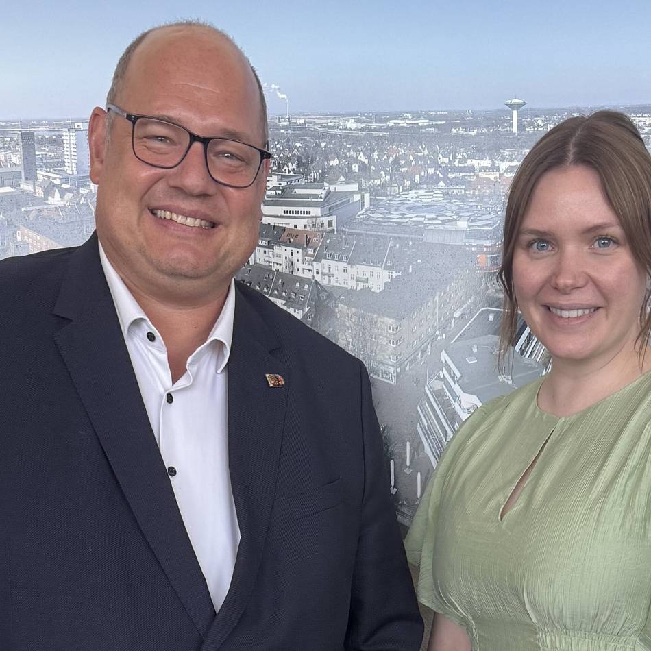 Antrittsbesuch im Rathaus: Britische Diplomatin trifft Leverkusens Stadtchef