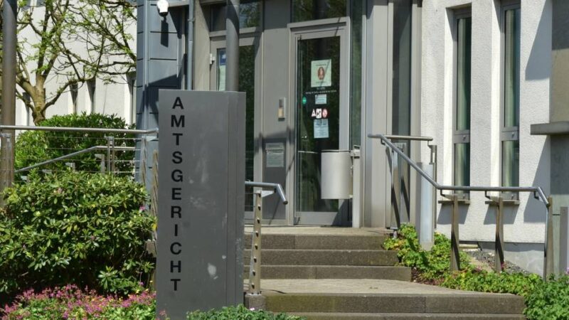 Prozess am Amtsgericht Wermelskirchen: Angeklagte gestehen Fahrten unter Alkohol- und Drogeneinfluss
