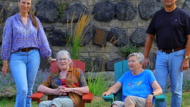 Am Pulverturm in Rheinberg: Neue Adirondack-Stühle laden zum Verweilen ein