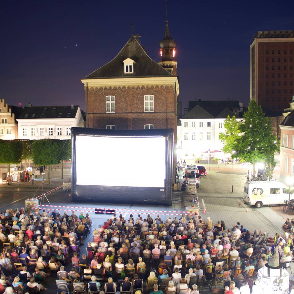 Filmschauplätze NRW in Rheinberg: Der Große Markt wird am Sonntag zum Open-Air-Kino